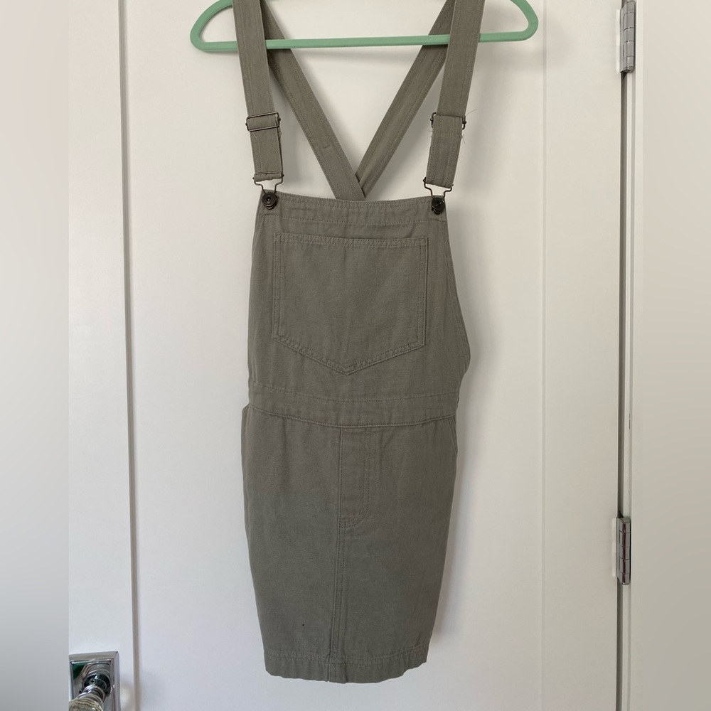 BOG (URBAN OUTFITTERS) overalls skirt